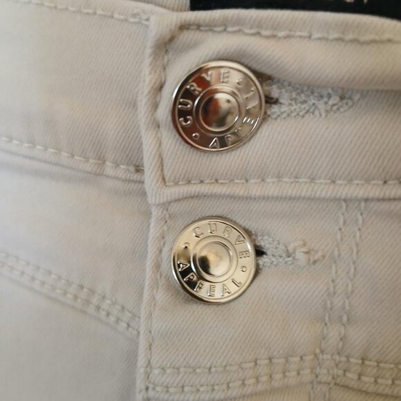 Curve appeal - Picture 3 of 5